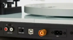 Aiwa Vinylpladespiller med bluetooth og usb No color