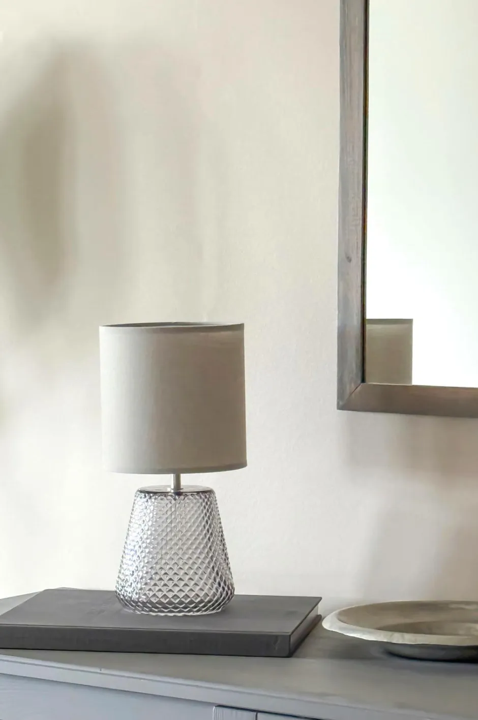 Aneta Lighting Bordlampe Alissa Røggrå