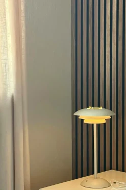 Hot Aneta Lighting Bordlampe Epsilon recharge Beige