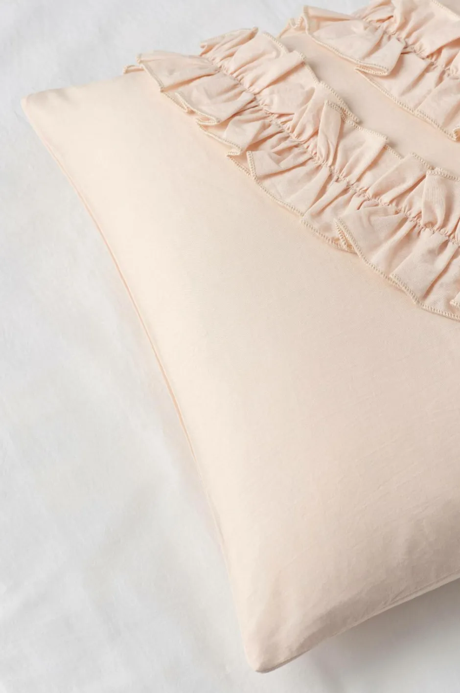 Sale Ellos Home Dynebetræk Juliette Curve Frill i vasket bomuld 2 dele Lys hot pink