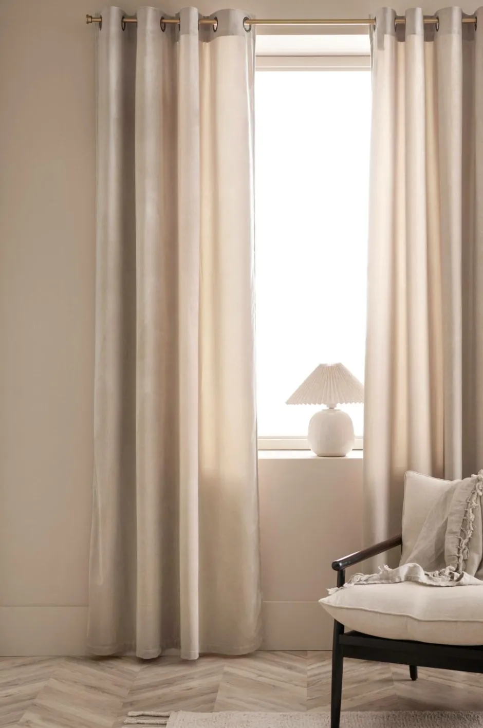 Clearance Ellos Home Gardinlængde med sejlringe Nora i velour, 2-pak BEIGE