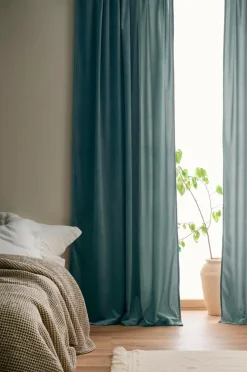 Hot Ellos Home Gardinlængde med multibånd Nora i velour, 2-pak Lyseblå