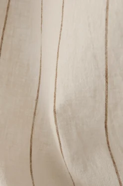 Outlet Ellos Home Multibåndsgardin Elly Thin Stripe i genanvendt halvlinned 2-pak Bronzebrun