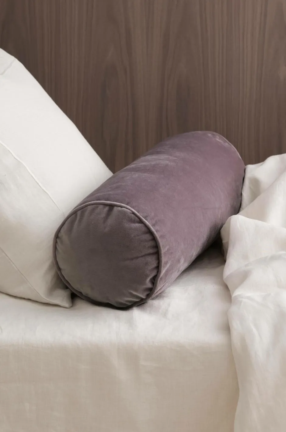 Best Ellos Home Pølsepude Nora Cylinder i velour Purple