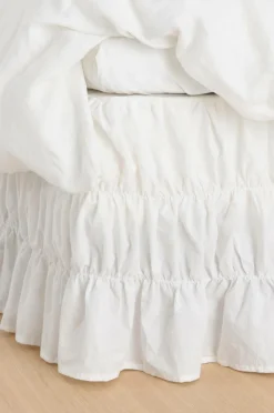 Sale Ellos Home Sengekappe Juliette Elastic i økologisk bomuld 52 cm Hvid
