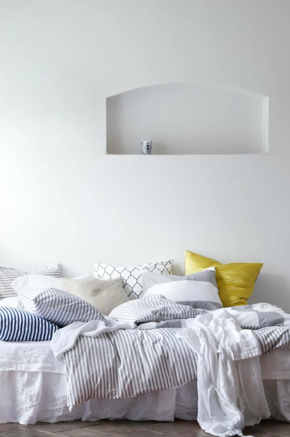 Outlet Ellos Home Sengekappe Candice i vasket hør 45 cm Hvid