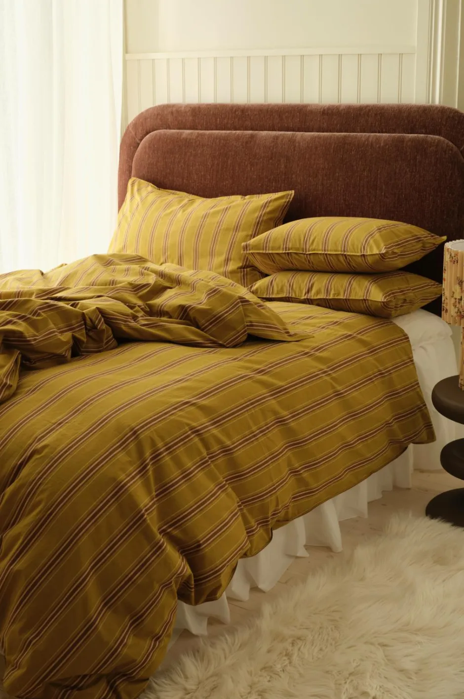 Sale Ellos Home Sengesæt Avery Stripe i bomuldspercale 2 eller 3 stykker Mørk guldgul