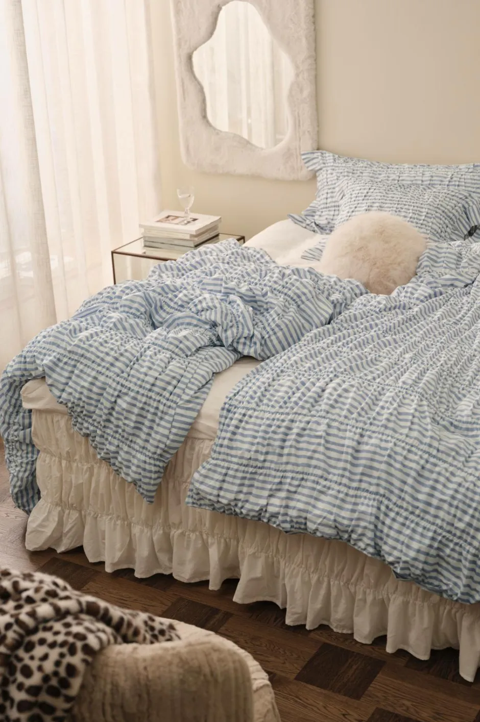 Outlet Ellos Home Sengesæt Avery Elastic i bomuldspercale 2 eller 3 stykker Lyseblå stribet