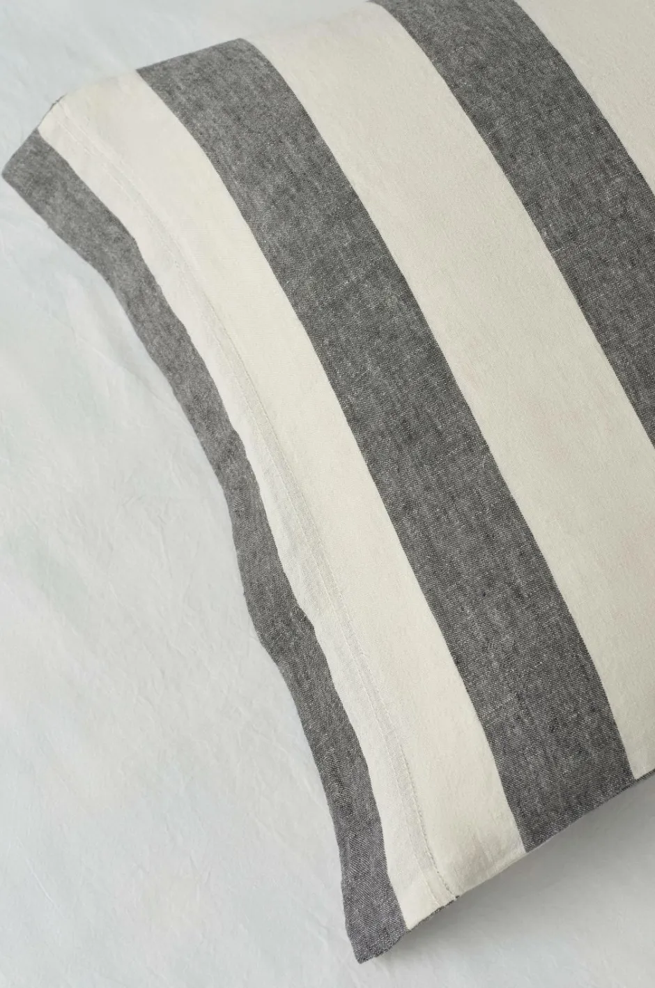 Clearance Ellos Home Sengesæt Candice Block Stripe i vasket hør, 2 dele Mørkegrå/cremefarvet