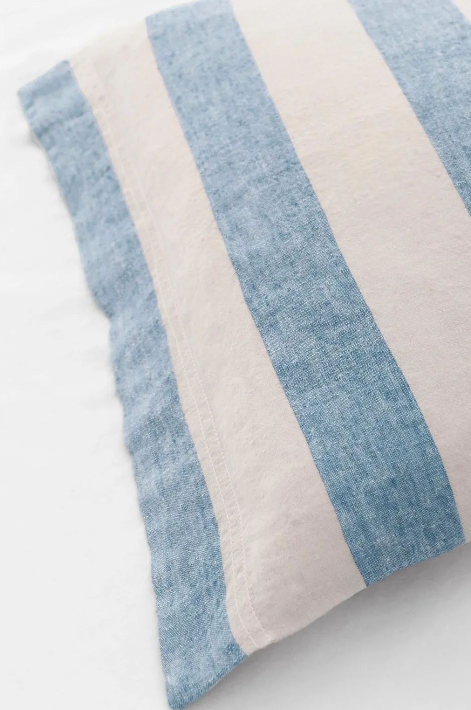 Sale Ellos Home Sengesæt Candice Block Stripe i vasket hør, 2 dele Lyseblå
