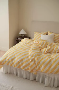 Clearance Ellos Home Sengesæt Diagonal Stripe i bomuld 2 dele Gul