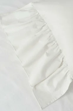 Outlet Ellos Home Sengesæt Juliett Giant Frill i vasket bomuld 2 dele Lys hvid grå
