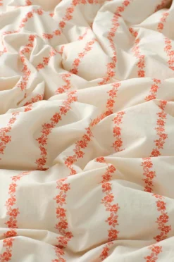 Discount Ellos Home Sengesæt Juliette Garland Giant Frill i bomuld 2 dele Abrikosrosa/creme