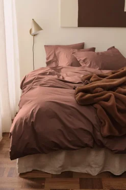 Discount Ellos Home Sengesæt Luca i bomuldspercale 2 eller 3 stykker Cognacsröd