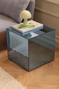 Best Ellos Home Sidebord Kube med spejlglas Lyseblå