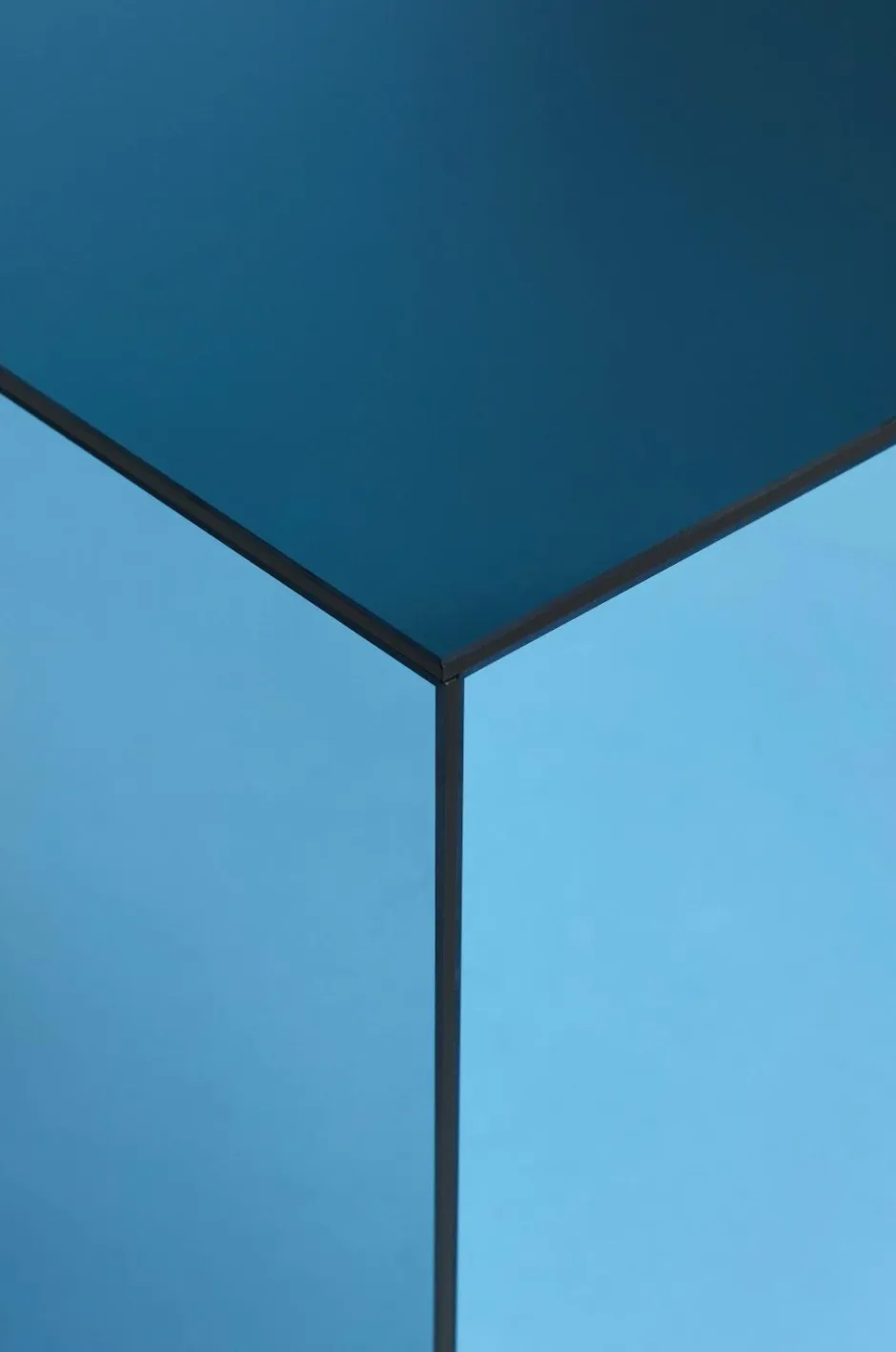 Best Ellos Home Sidebord Kube med spejlglas Lyseblå