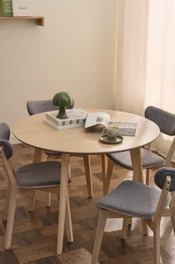 Ellos Home Spisegruppe Ridney med 1 bord + 4 stole med polstring Vitlaserad Grå