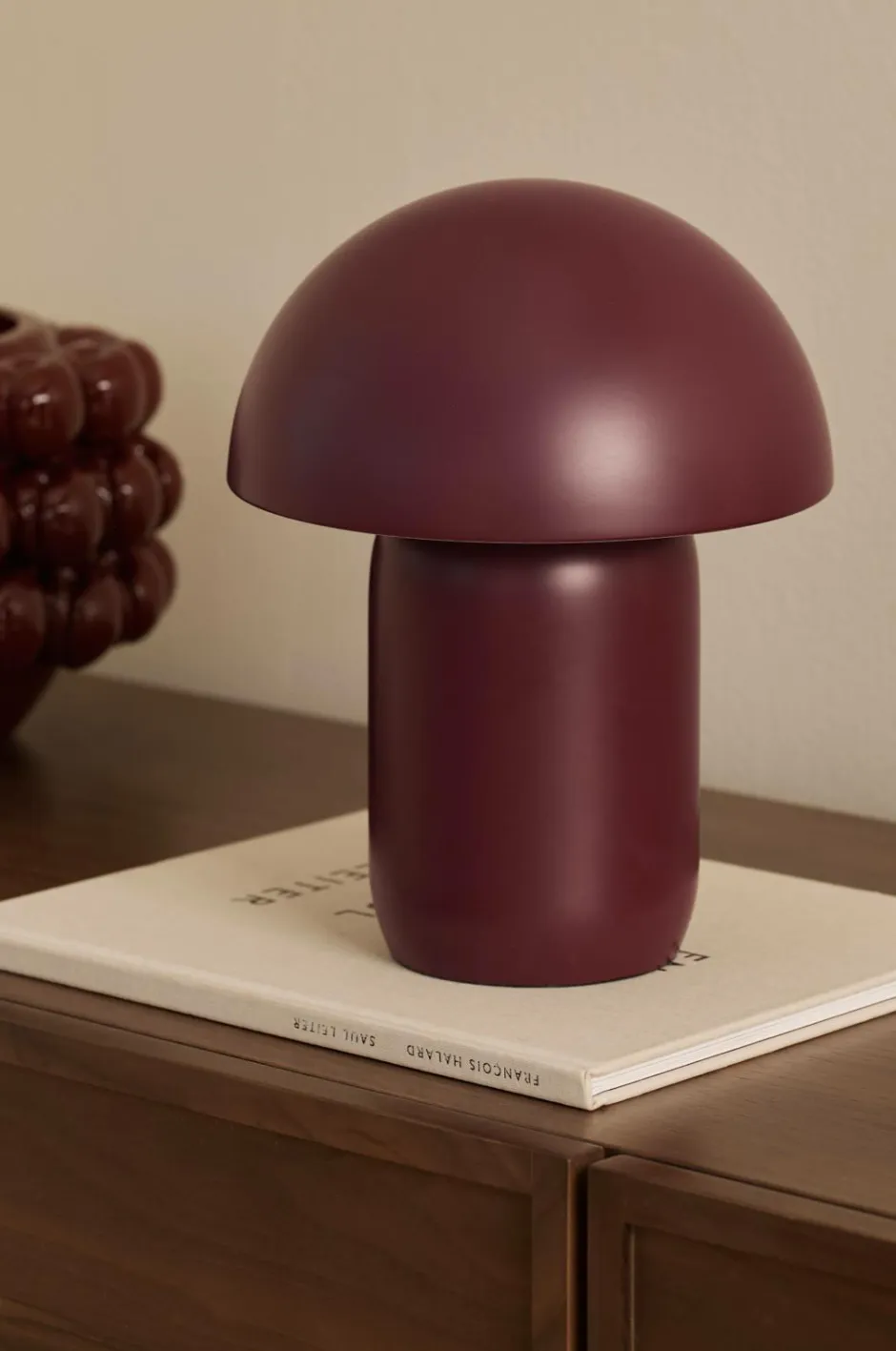 Outlet Ellos Home Ted genopladelig bordlampe Winered