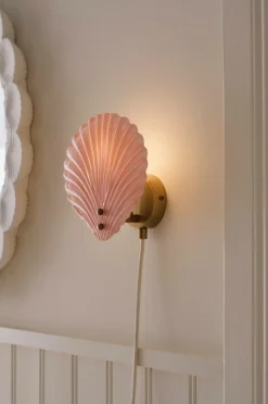 Best Ellos Home Væglampe Shella Rosa/messing