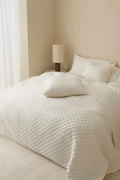 Discount &Home Sengetæppe Heaven Dottie Cremet hvid
