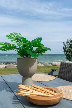 Best House Nordic Kunstig Monstera. Plante af PE-plast. Ø 40 cm. Green glossy