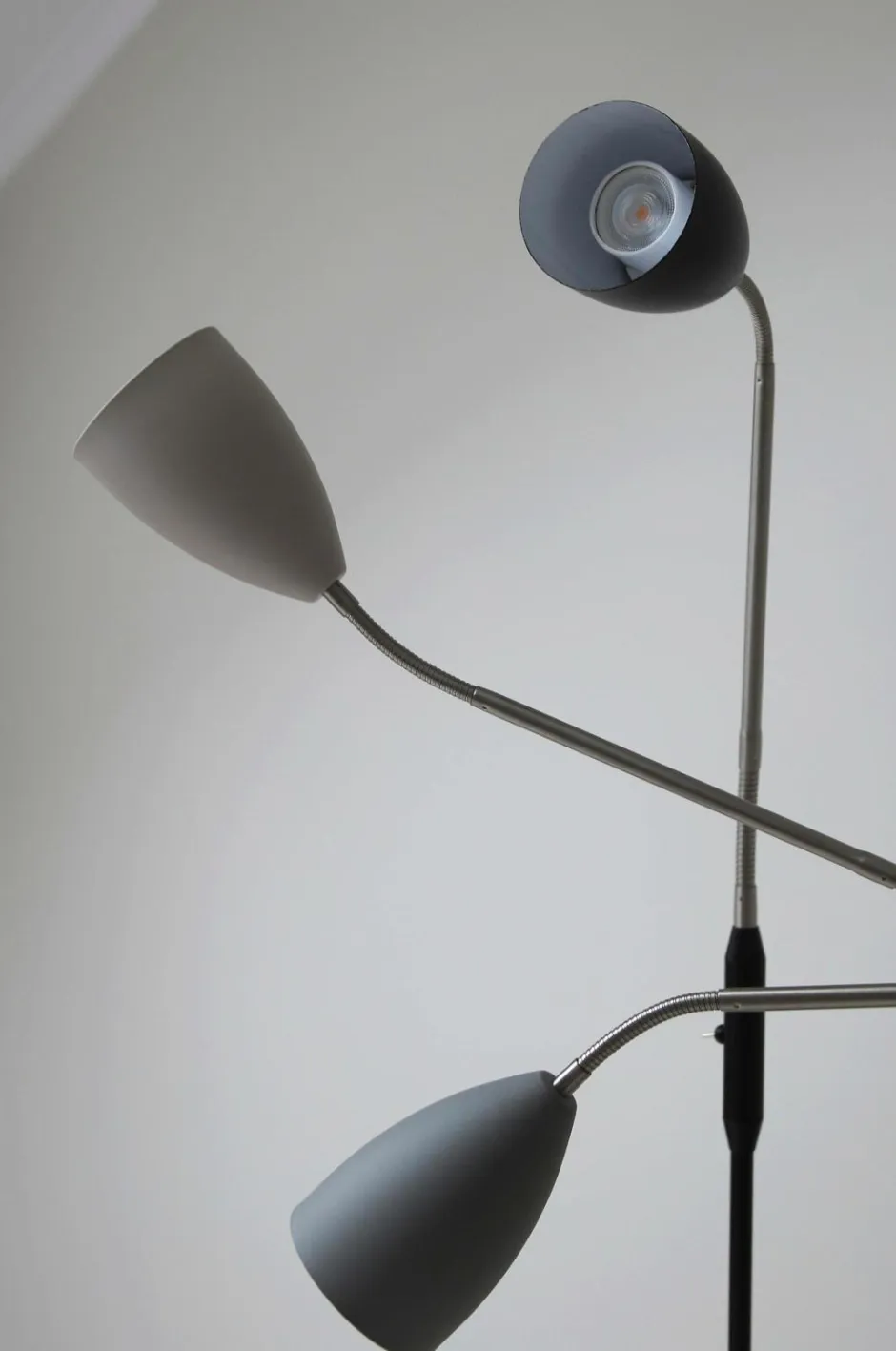 Best Markslöjd Gulvlampe Patro 3-Step LED Sort