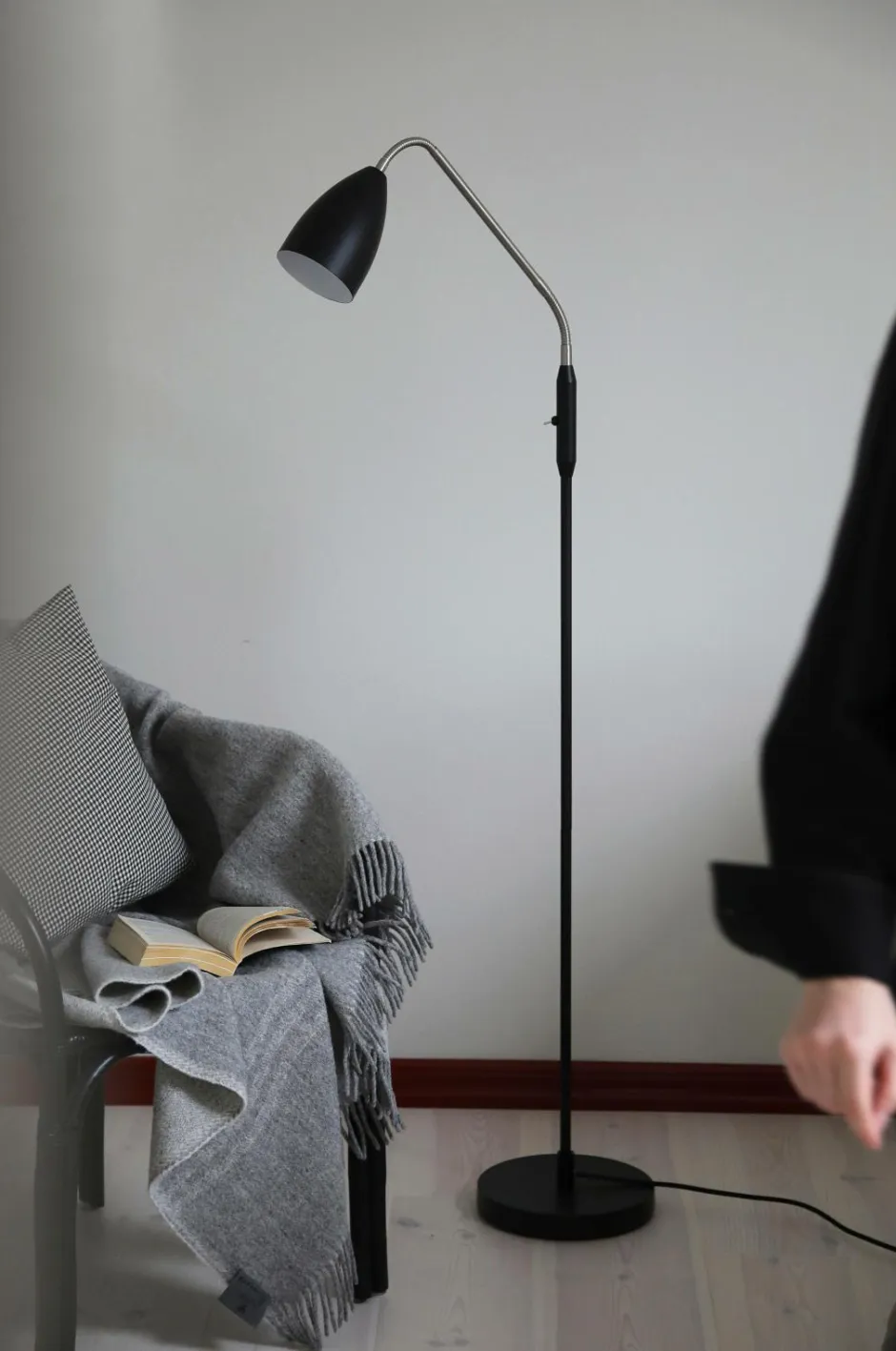 Best Markslöjd Gulvlampe Patro 3-Step LED Sort