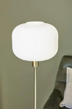 Sale Markslöjd Gulvlampe Sober Hvid/messingfarvet