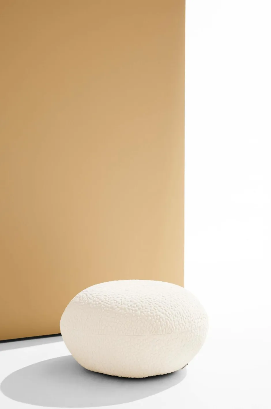 Best Pastill Bloom puff ø 72 cm Cremet hvid