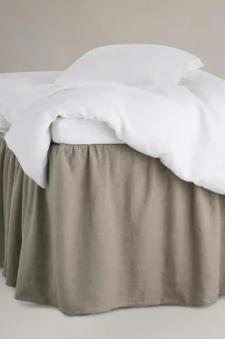 Discount Staycation Sengekappe Calm i hør og bomuld, højde 60 cm Mørk beige