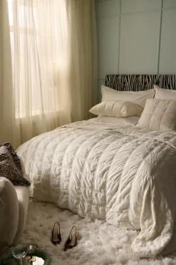 Outlet Staycation Sengetæppe Pleasent Cremehvid