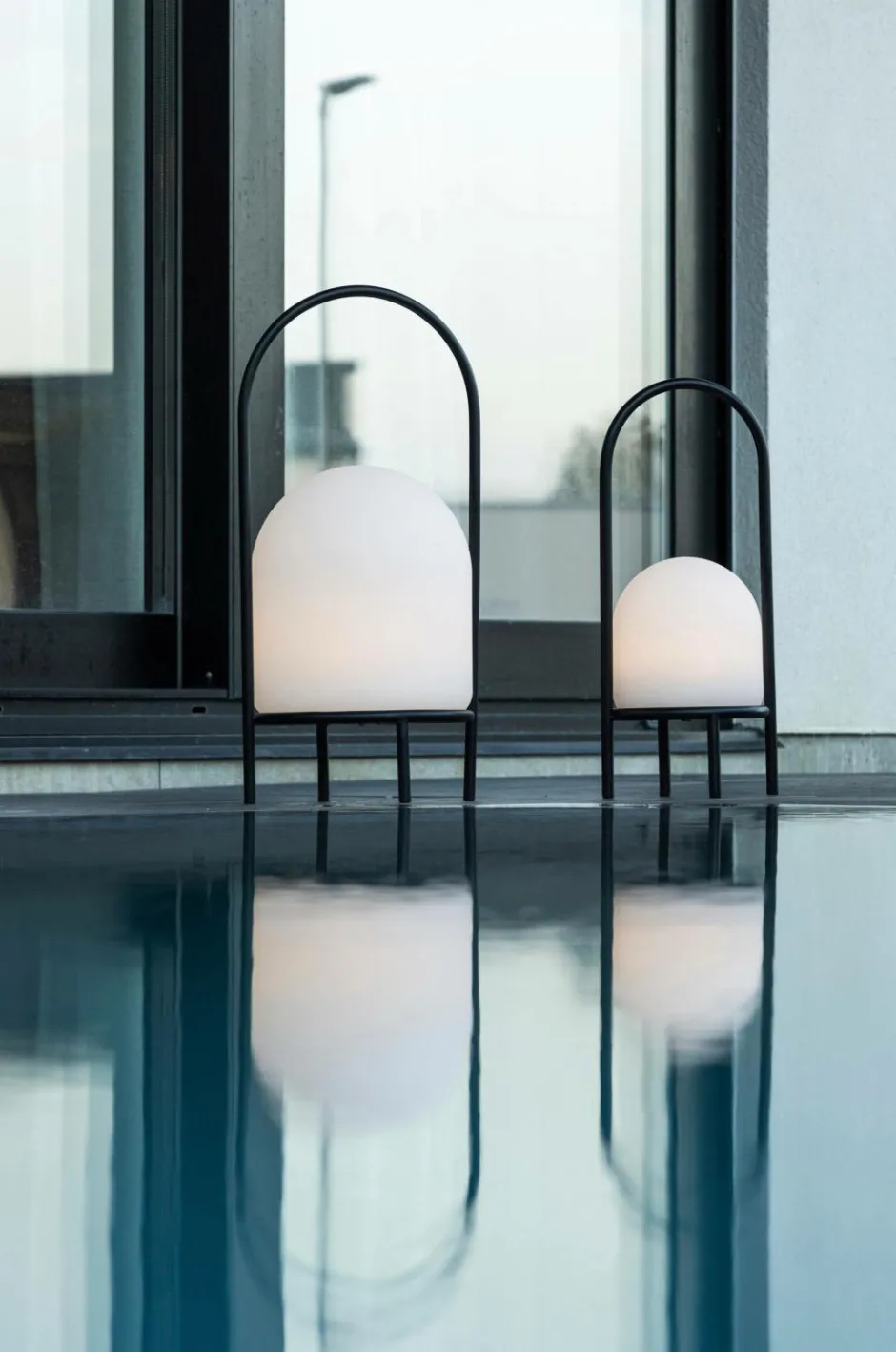 Hot Venture Home Bordlampe Colie Sort
