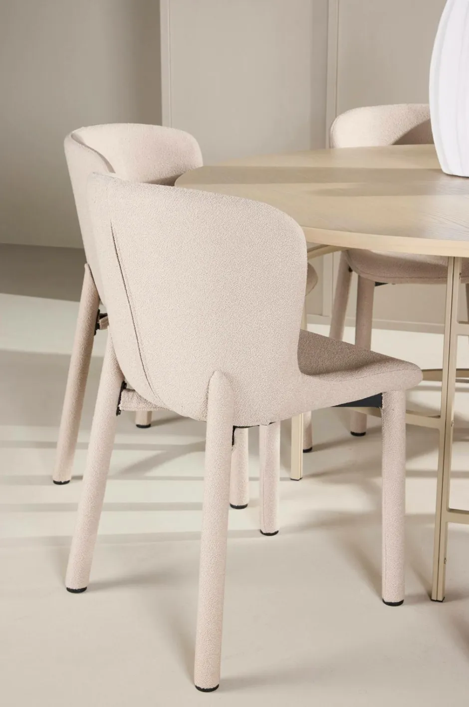 Venture Home Spisebord Copenhagen med Astoria-stol Beige