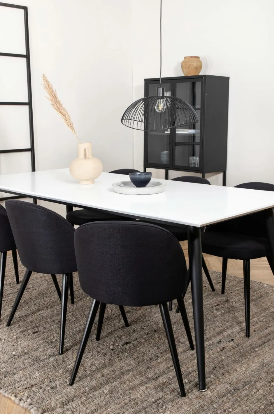 Venture Home Spisegruppe Jimmy med 6 spisebordsstole Velvet Sort stof / hvidt